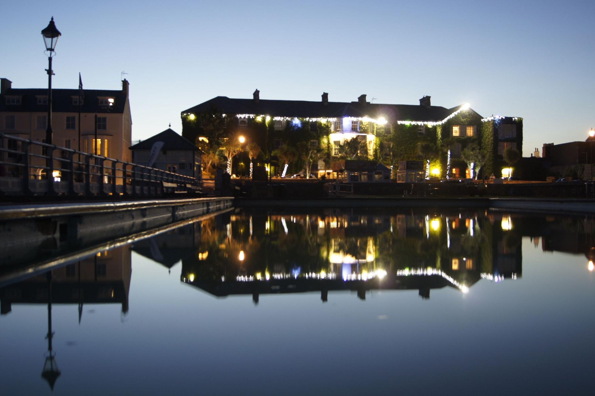 The Bulkeley Hotel Beaumaris Exterior photo